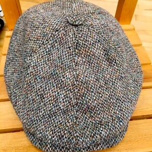 Tweed hat 6 panel,made of Harris tweed,100% wool,new like condition.Vintage vibe